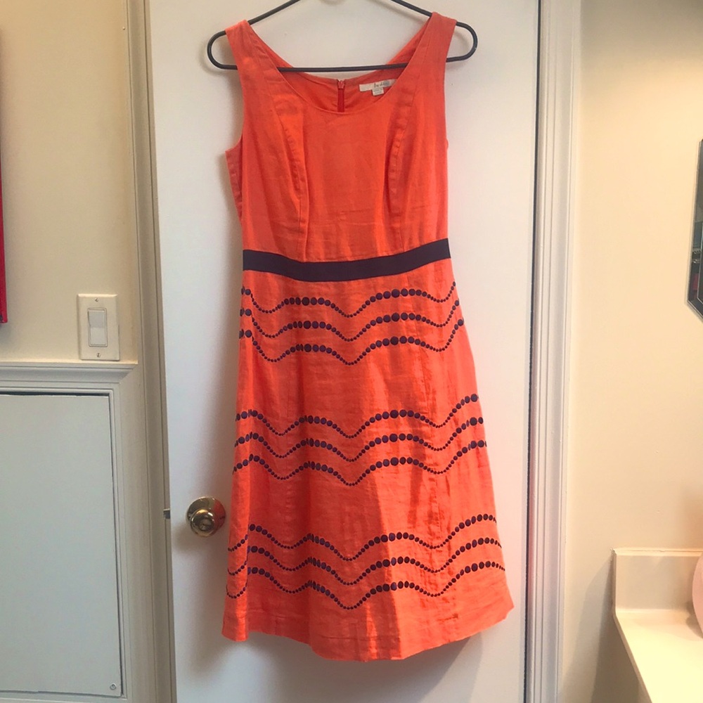 Boden Summer 100% Linen Dress. Lovely 🍊with embroidered navy dots. Lined.